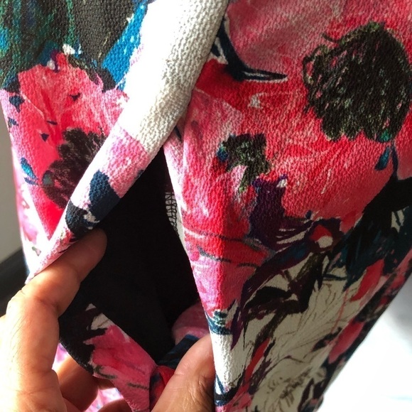 Black Halo Penelope Off-the-Shoulder Floral Circle Dress - Picture 4 of 7